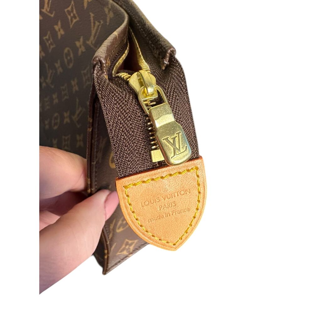 Louis Vuitton Trio Toilet Pouch in Classic Monogram Coated Canvas - Picture 14 of 16